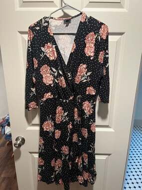 Torrid Black Floral and Polka Dot Faux Wrap Dress Size 1